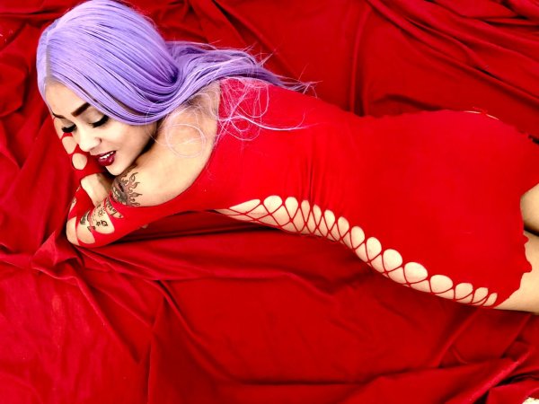 Latina querida, deja tu mensaje de texto, también te responderé por WhatsApp