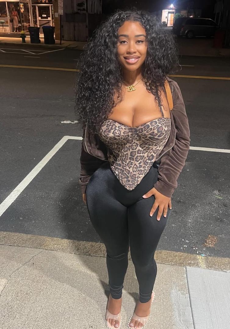 I'm available 24/7 incall/outcall and car sex🍑💦