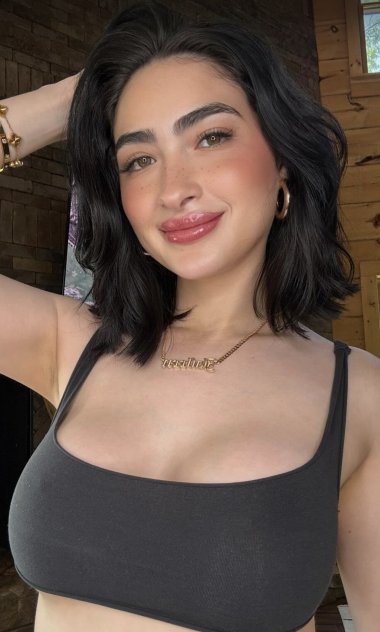 I’m available for hook up and body massage both incall and outcall