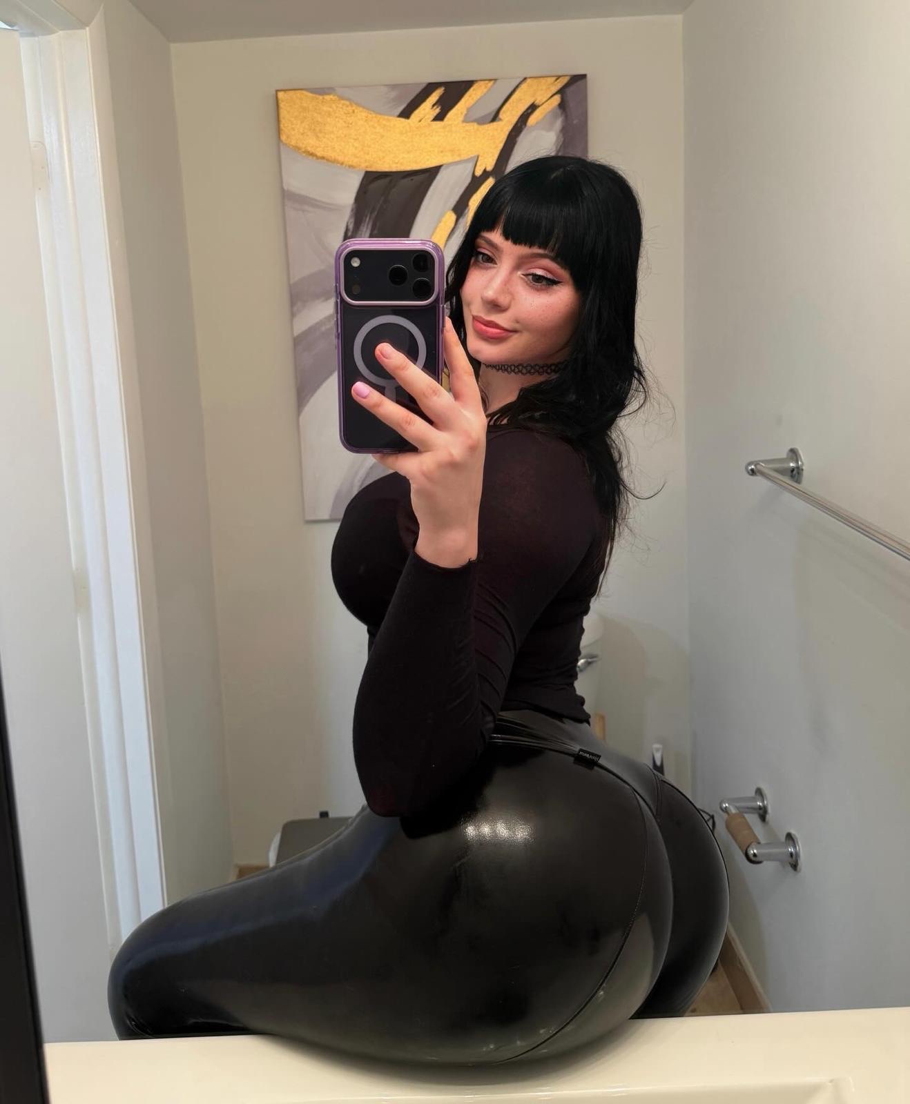 I’m a❤️professional 💯sexworker 👅hit me up if you’re  down to have fun💯🥰