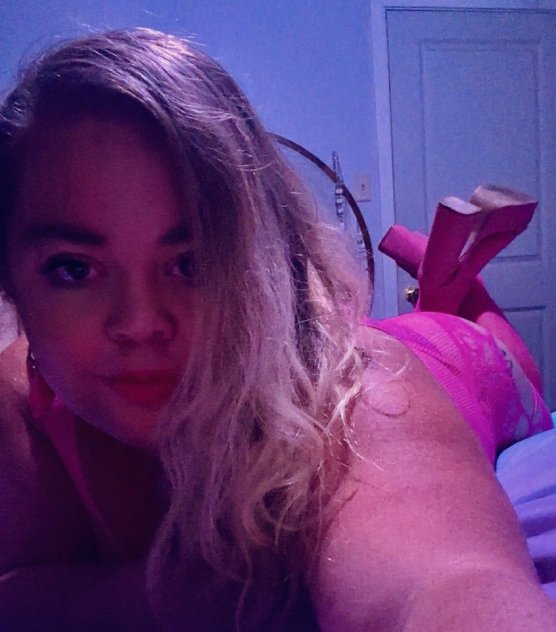 I’m available for Incall and outcall fun 😜