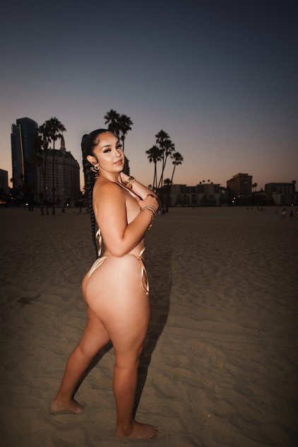 Island bombshell here for a limited time only! prebooking open