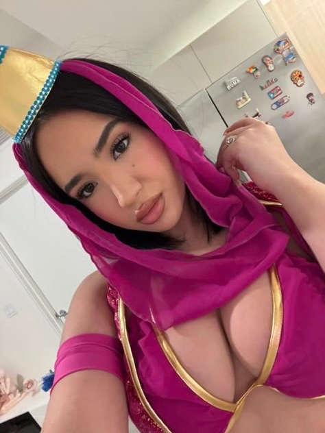 Text me 4509142671 or telegram-@meli_kiki75    I want to be your little slut I’m available for Hk