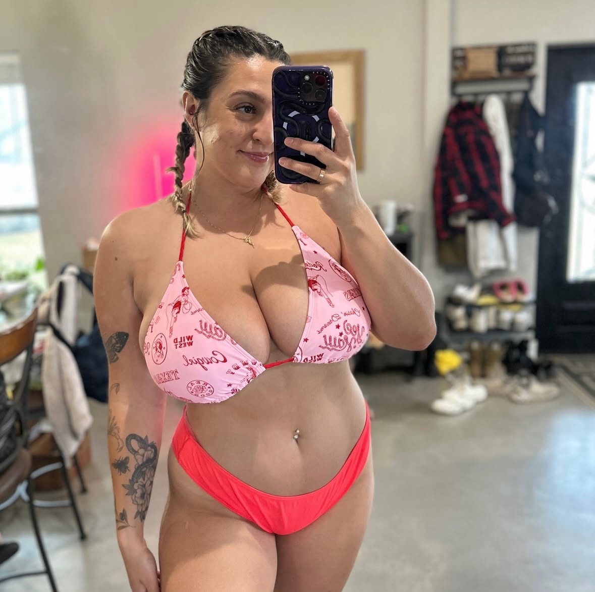 MY WET 💦💦💦💦P**** IS READY TO TAKE IN GOOD HARD COCK THAT WANT SOME JUICES I OFFER