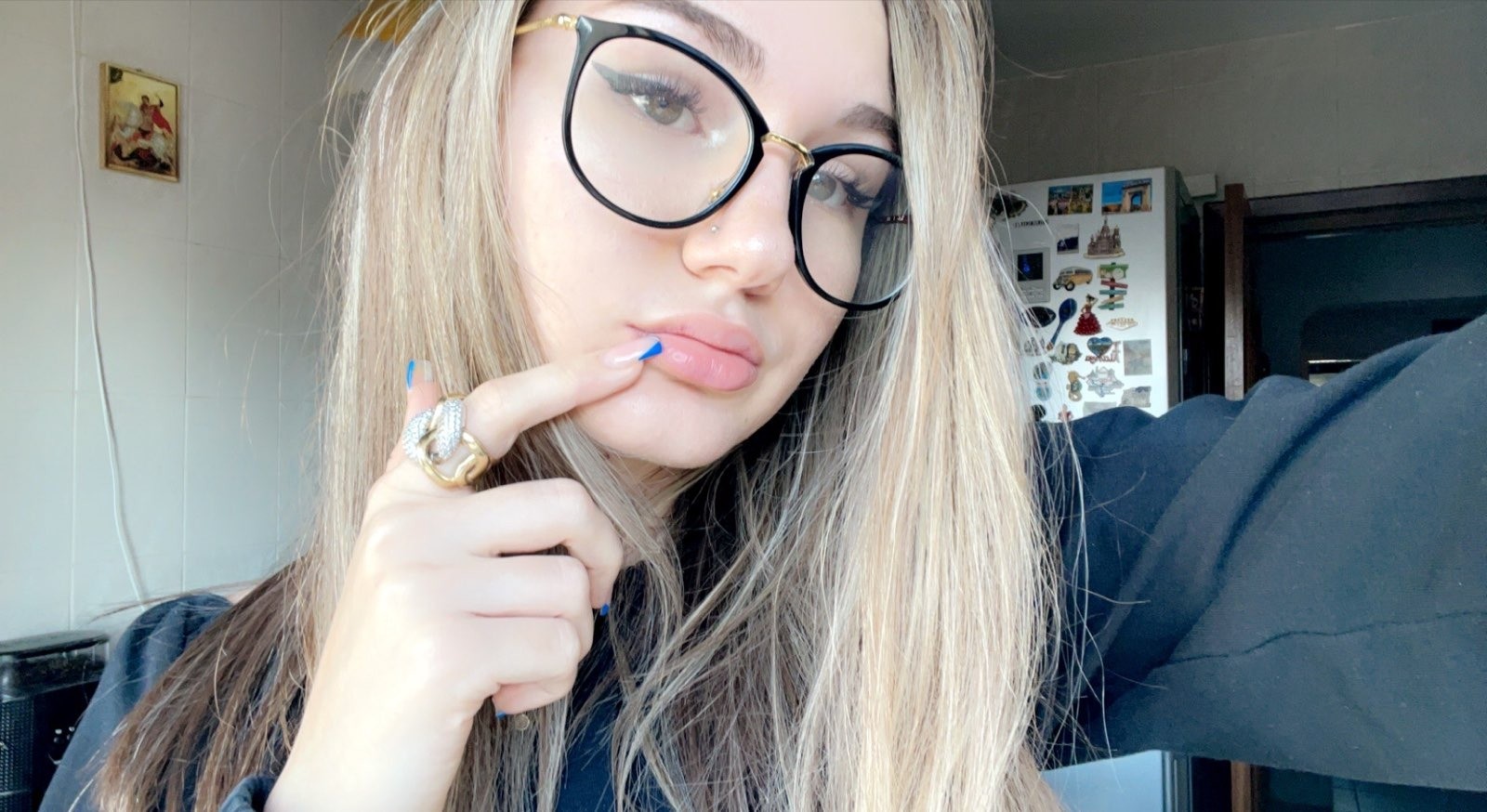 25y Sensual Babe – Discreet, Condoms Only