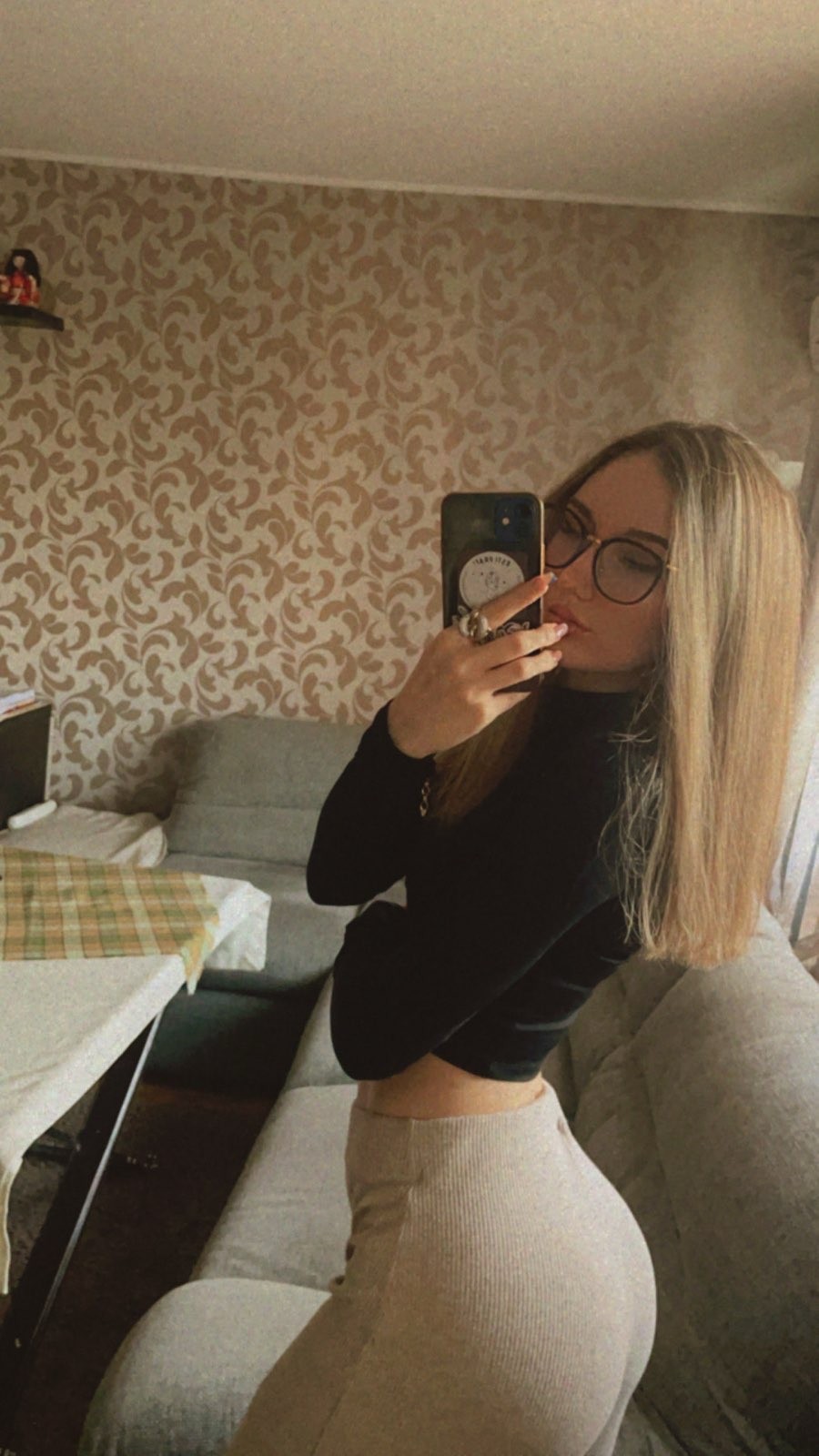 25y Sensual Babe – Discreet, Condoms Only