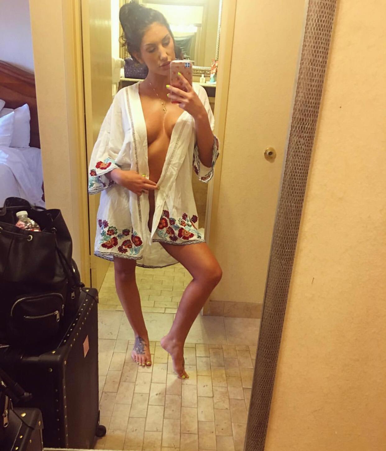 Available For Parties, Hook Ups and Vibes on Vibes Dates..