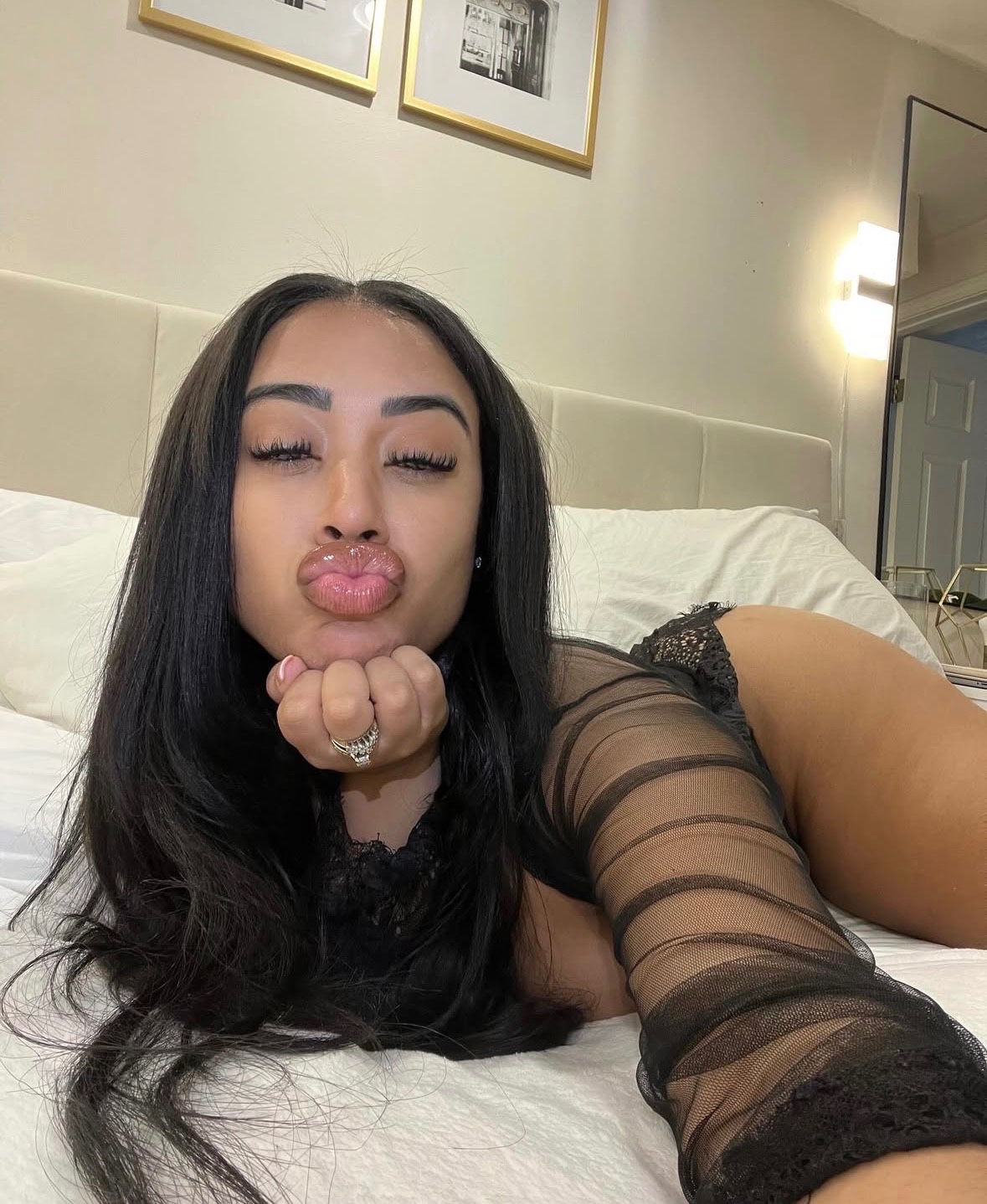 I'm available 24/7 incall/outcall and car sex🍑💦