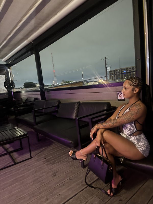 Desire your dream girl💗