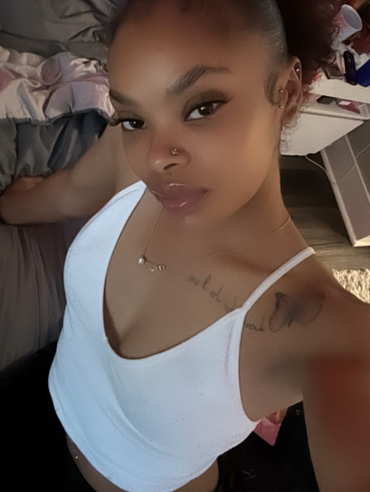 CLEAN,100% LEGIT AND UPSCALE BEAUTY AVAILABLE FOR HOOK UP INCALL & OUTCALLS FUN HIT ME UP ANYTIME!