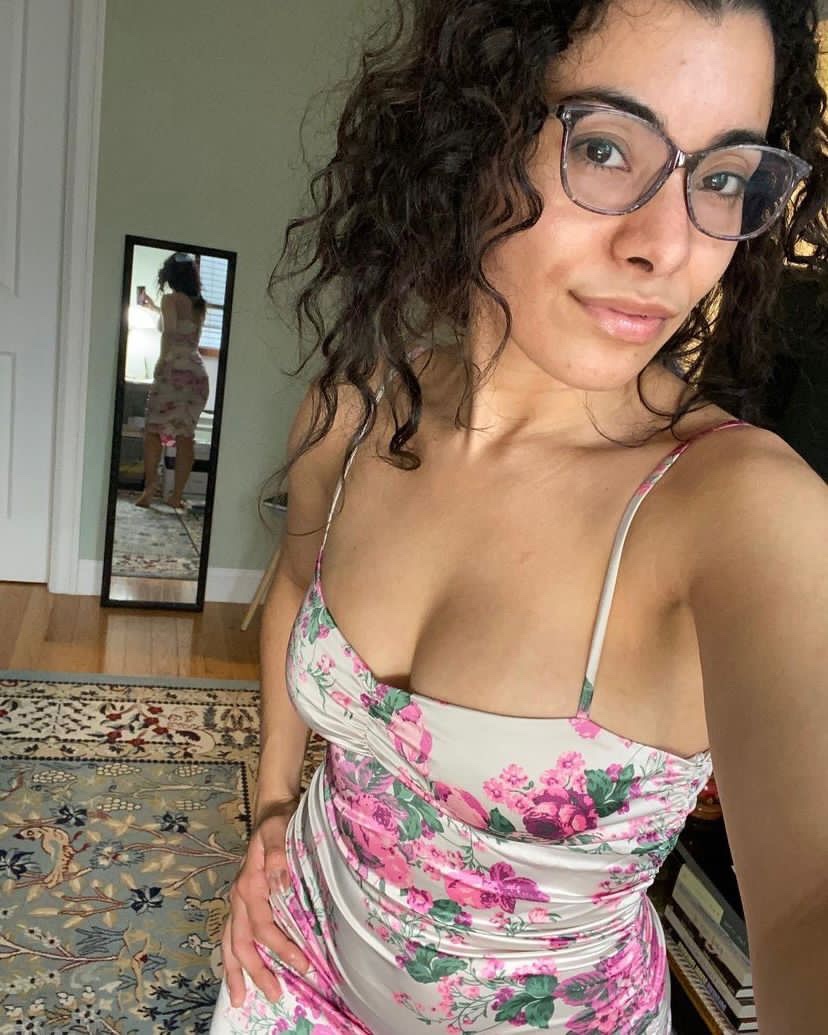 I’m the ultimate experience. 👑  / 🥂27/😈5'6 / 😽. / 🍃 C.  420 friendly All my pics are 100% REAL