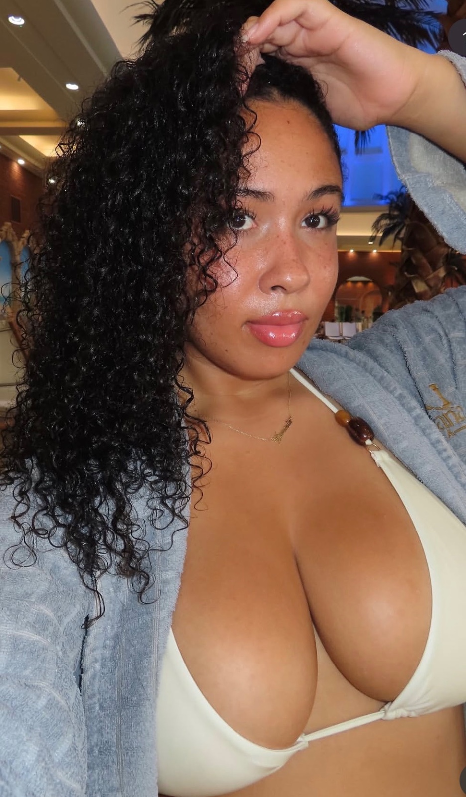 Flirty personality, Clean intentions