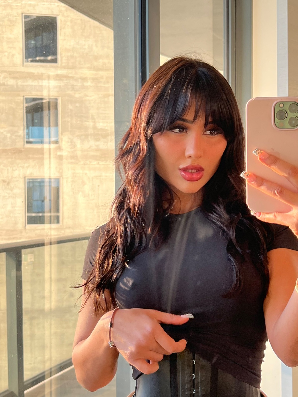 Hì, I'm Olivia and you can text here +1 970-316-9149