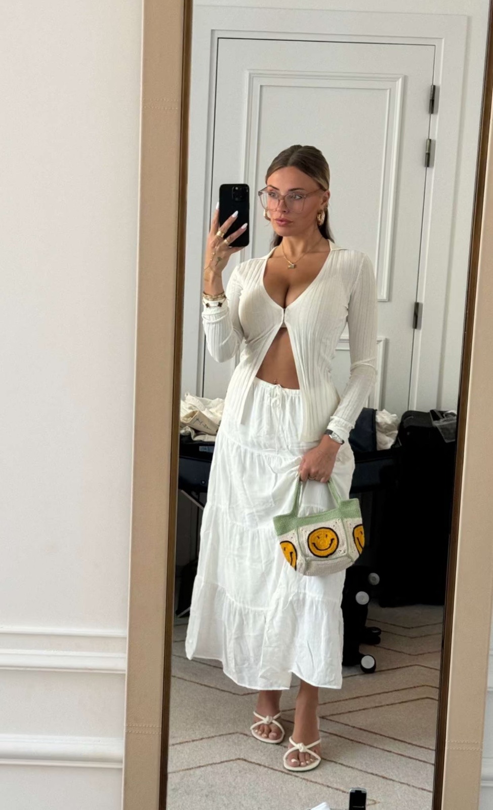 💫 Meet Amanda 😘 petite, elegant & unforgettable 💎 With curves that tease 🌹 lips that tempt 💋