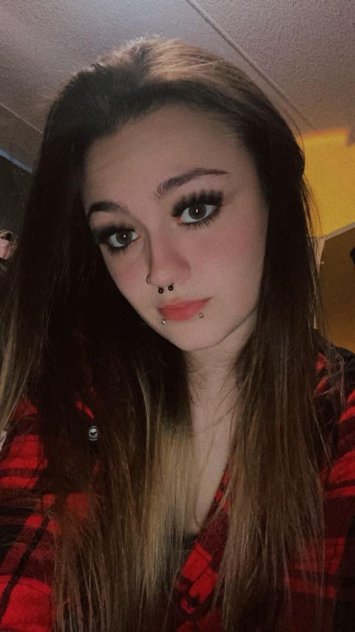 Hello, I’m Tessa. super sweet Latina who loves to party