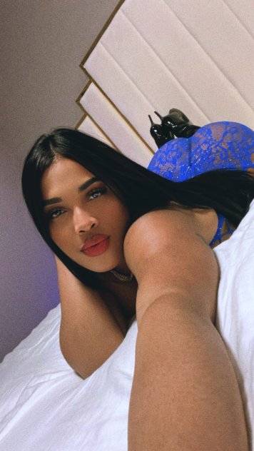 Chica latina disponible 24/7