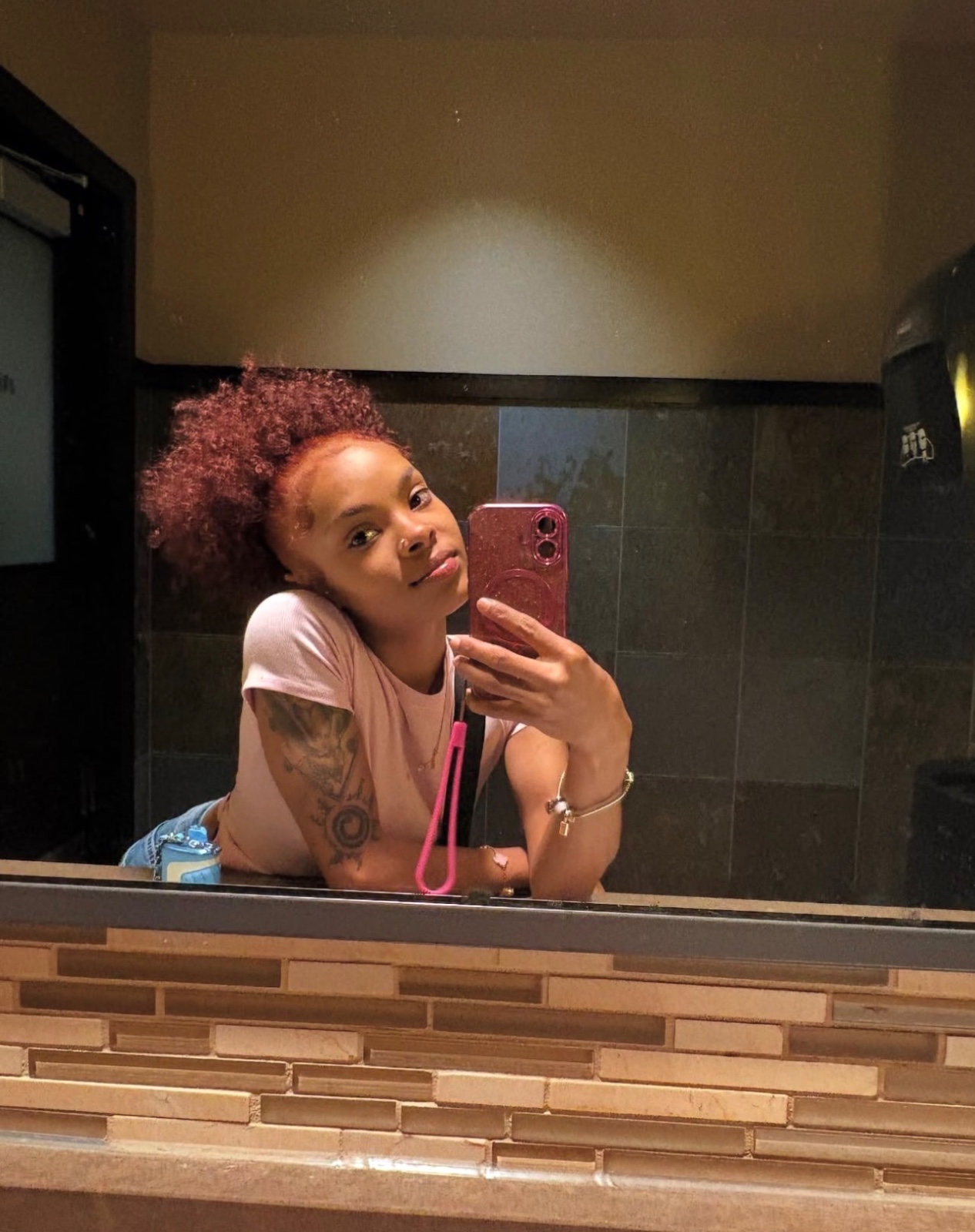 CLEAN,100% LEGIT AND UPSCALE BEAUTY AVAILABLE FOR HOOK UP INCALL & OUTCALLS FUN HIT ME UP ANYTIME!