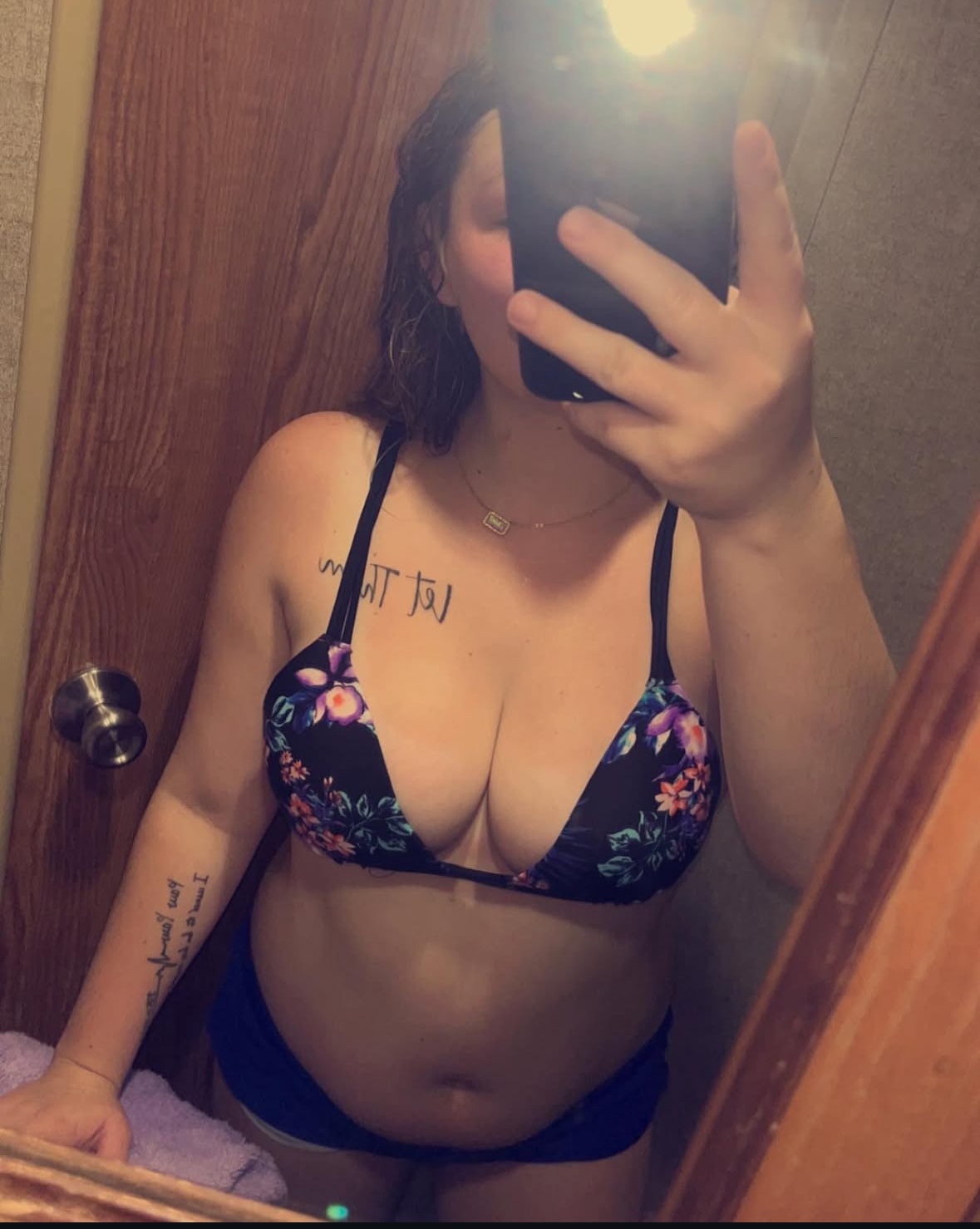 I am available for hookup Incall and outcall services