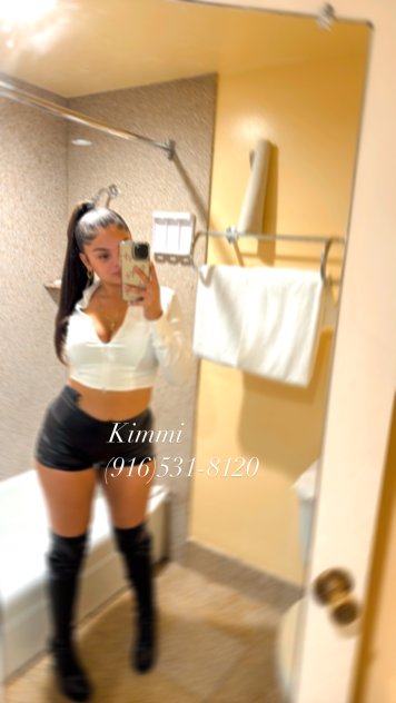 Pretty face slime waist fat ass😘