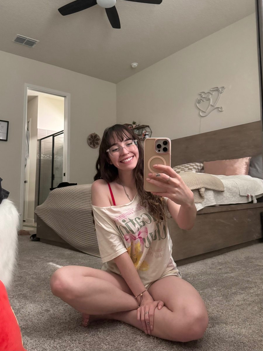 I’m available for both incall and outcall or FaceTime show at affordable