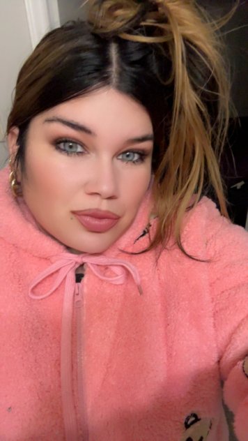 hi I’am new girl cuban in the área call me