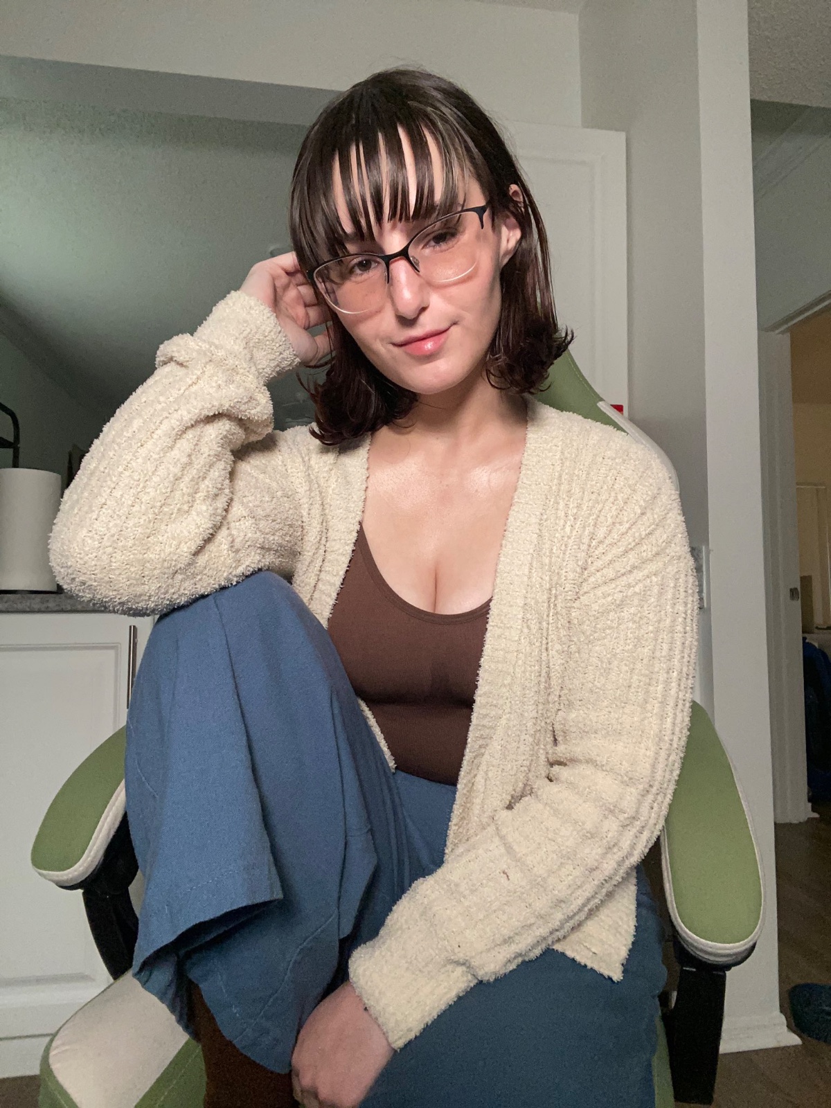 I offer affordable massage with sex I’m professional discreet and genuine