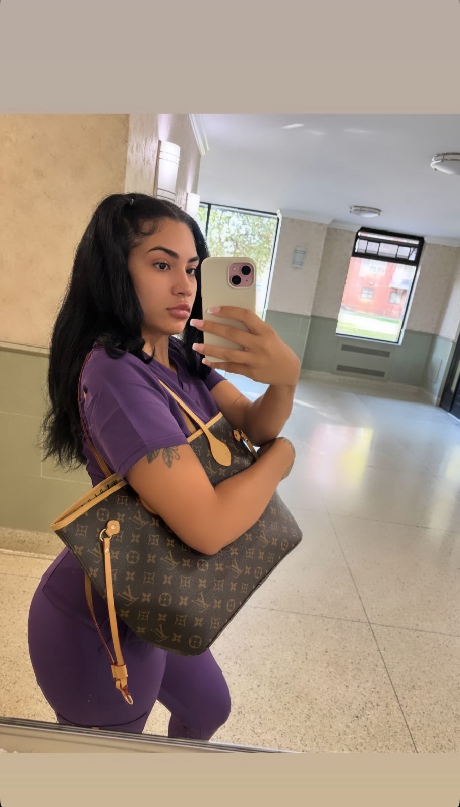 I Wanna fulfill your widest sexual fantasies,I’ll satisfy you with my full service-Snap-mellyy_rb24