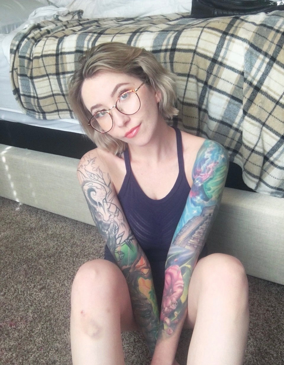 AVAILABLE FOR HOOK UP🍑🍆🍑🍆🍑🍆