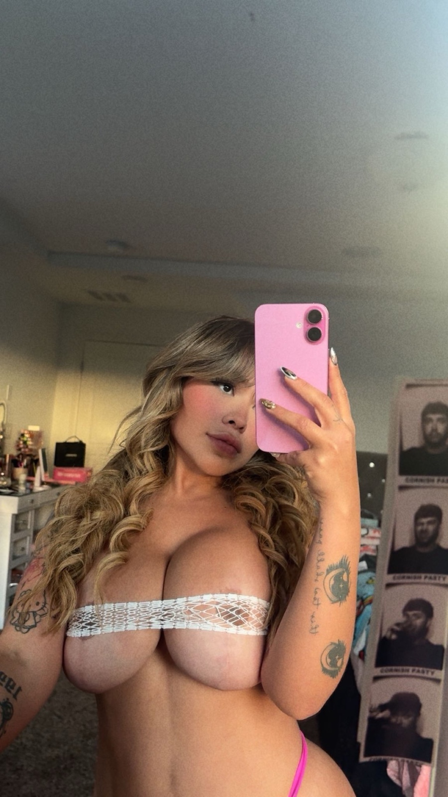 HMU for Hookup and contents 🍑💦🍆 Text +1 (505) 529-9431