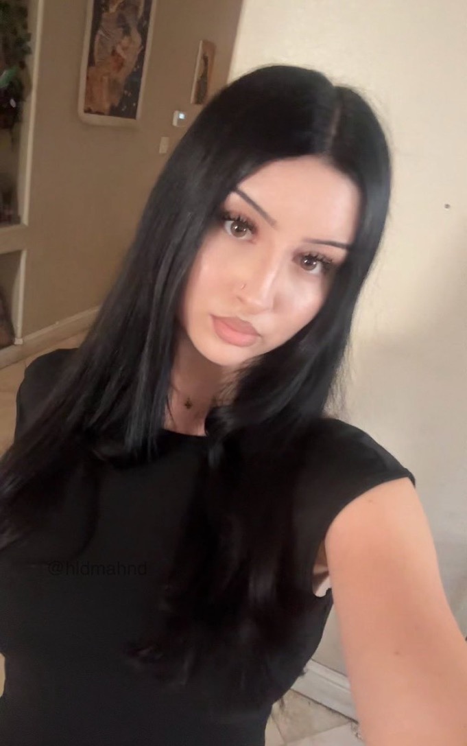 Hey there i am sophie a masseuse,i offer massage.HMU on Signal;SophiexoGr.84 Snapshat; f_zoey25