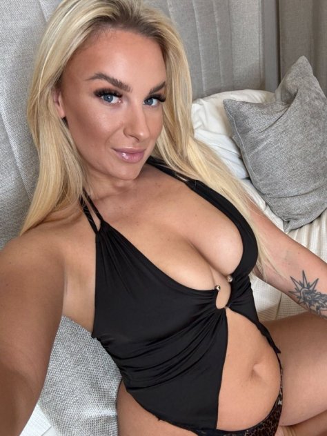 I’m available for incall or outcall service