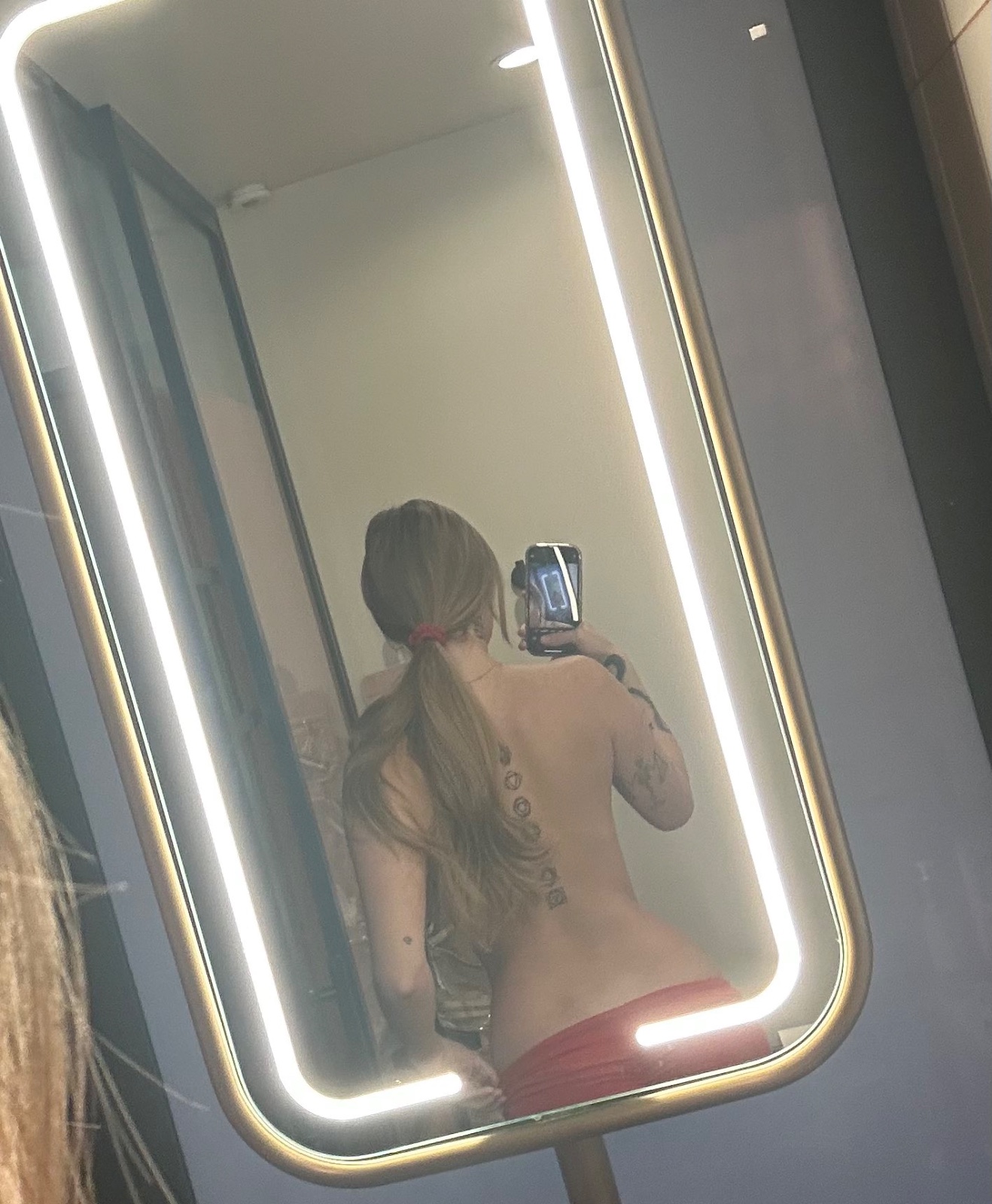 I GIVE THE BEST DISCREET AND RELAXING MOMENT (826) 203-0921