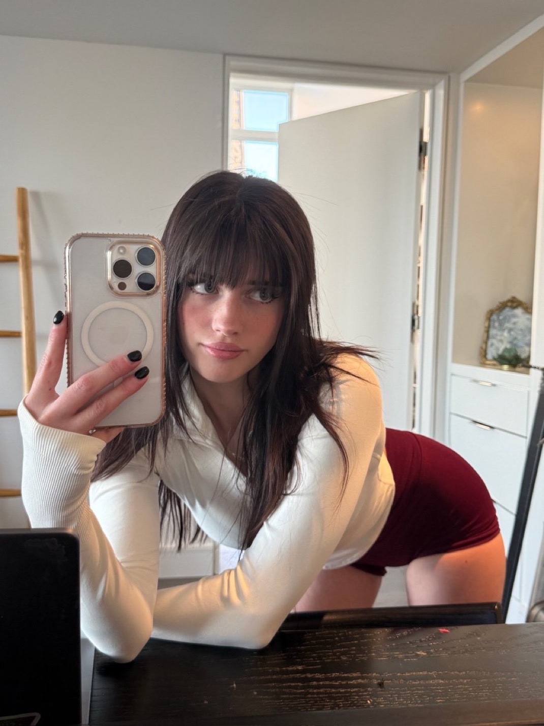 Snatching the moment feels good, but making it last is the real flex 😌 party girl 🥳