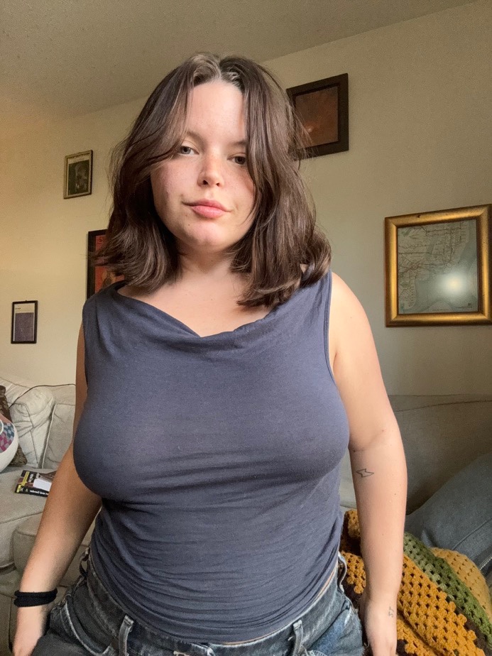 I’m available for incall and outcall service hmu 🤙🏾