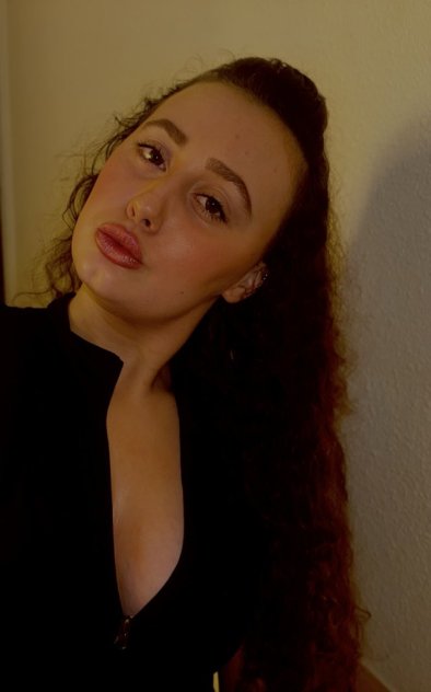 I’m available to spice your day up 😋👅 both incall 🍆🍑and outcall😘