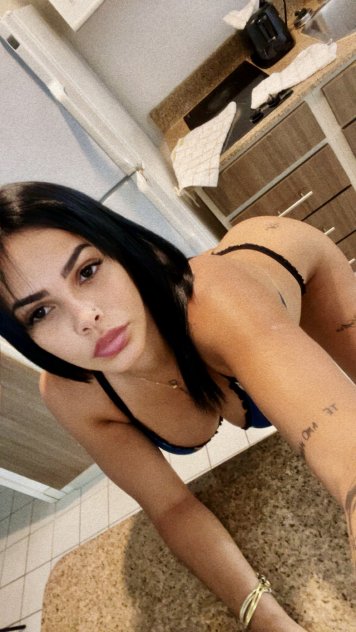 Latina Nueva en la ciudad, verifica FaceTime