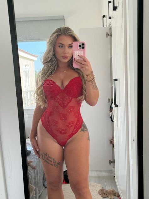 𝐇𝐎𝐓 🥵 𝐆𝐈𝐑𝐋 𝐈𝐍 𝐓𝐎𝐖𝐍 𝐀𝐕𝐀𝐈𝐋𝐀𝐁𝐋𝐄 𝐅𝐎𝐑 😍𝐁𝐎𝐓𝐇