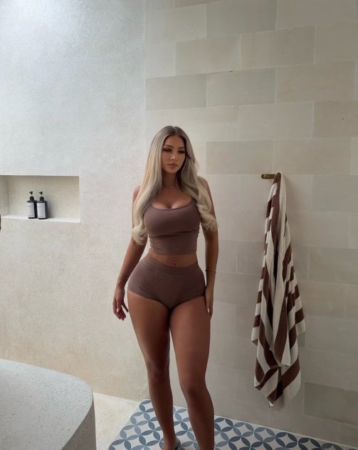 HOT GILR IN TOWN AVAILABLE FOR BOTH INCALL AND OUTCALL💦💦