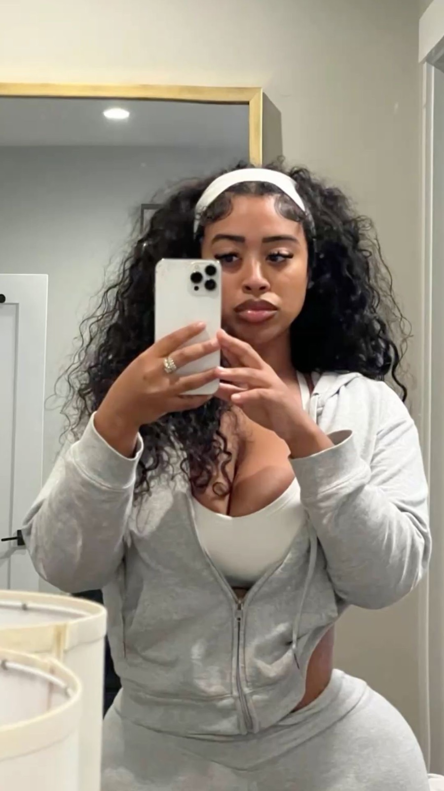 I'm available 24/7 incall/outcall and car sex🍑💦