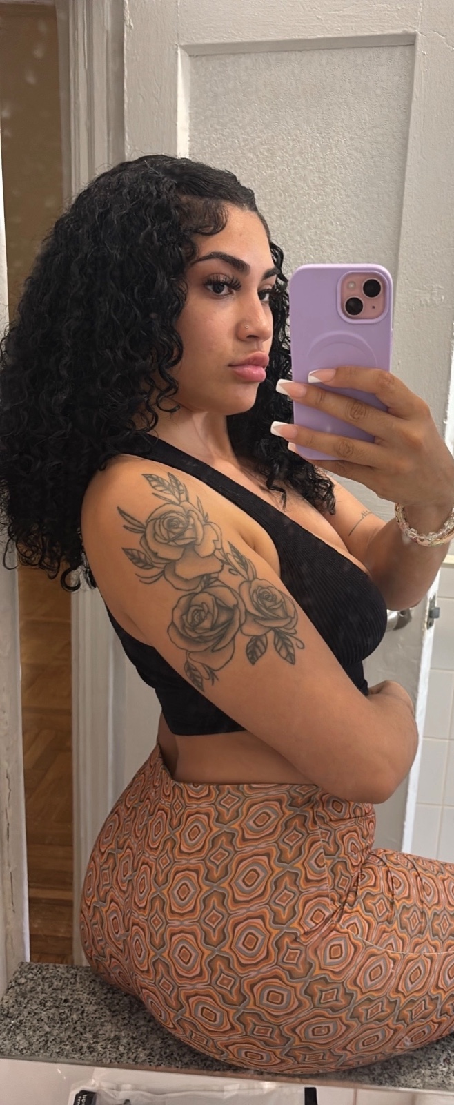 I Wanna fulfill your widest sexual fantasies,I’ll satisfy you with my full service-Snap-mellyy_rb24