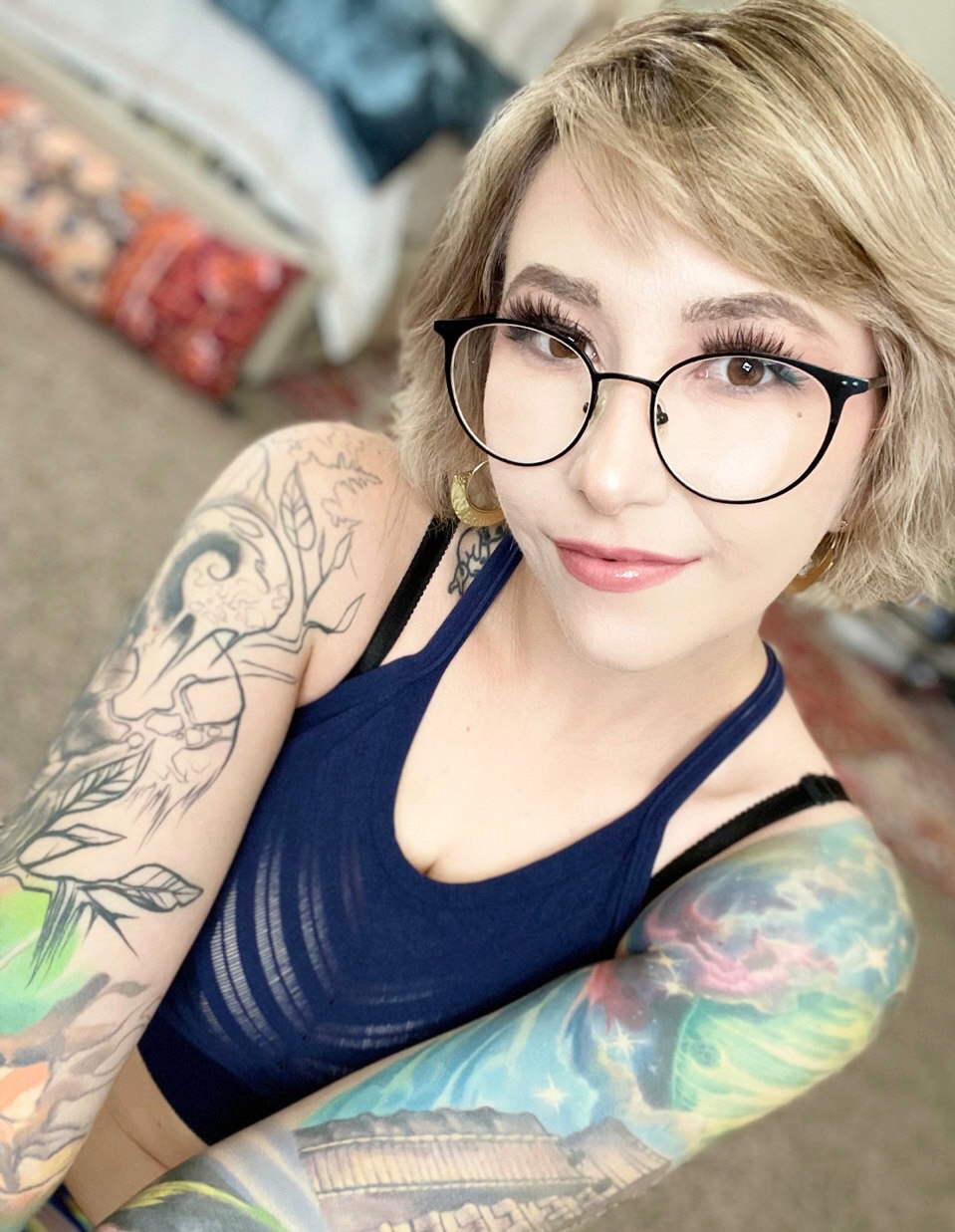 AVAILABLE FOR HOOK UP🍆🍑🍆🍑🍆🍑