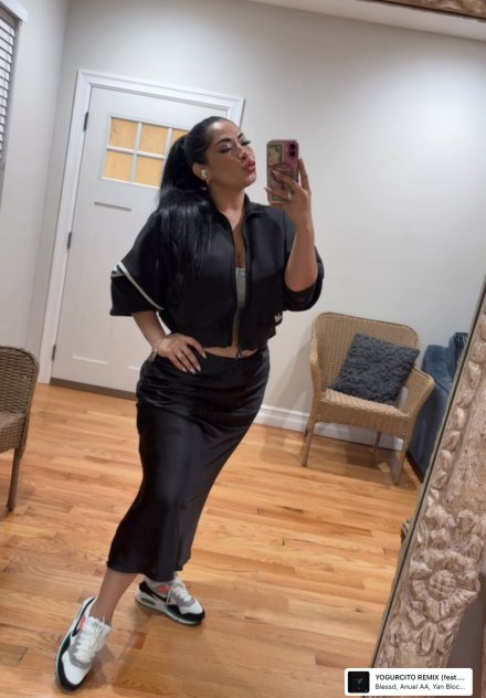 Soy una mujer hermosa , dispuesta a cumplir tus fastacias