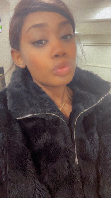 Cherri AVAILABLE 2️⃣4️⃣↗️7️⃣