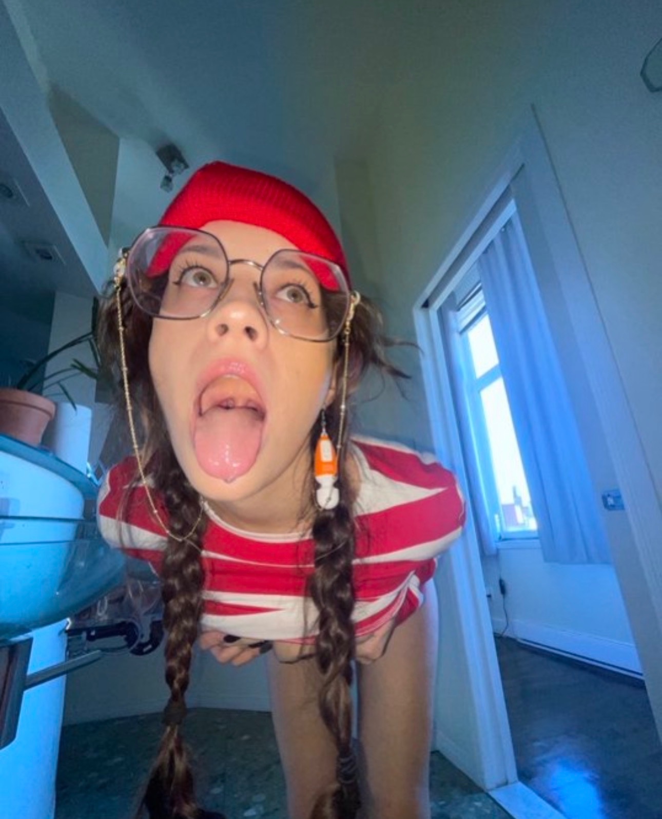 I’m available and down for unrestricted good sex stress relief 💦🍑