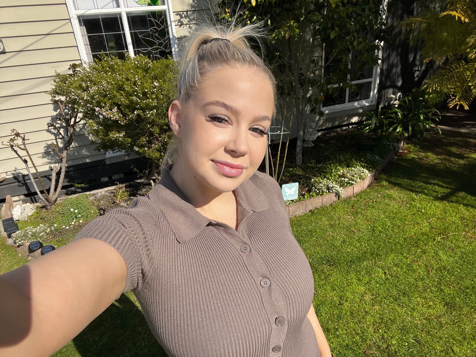 I’m not charging—just looking to connect and enjoy good company. Feel free to reach out if you’re in