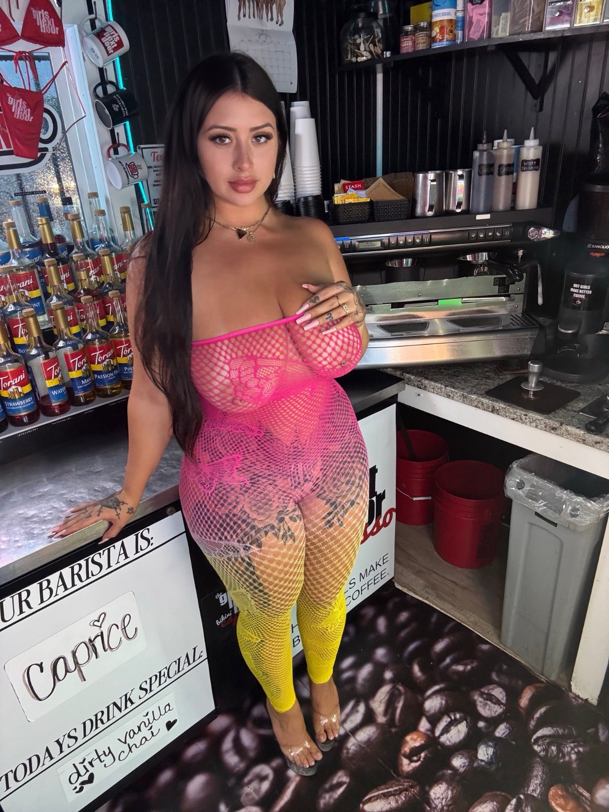 I'm available, Horny lady looking for Daddy💦👅🍆