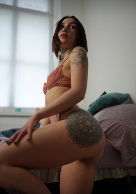 🔥 Available & ready 🔥 Sweet energy, great vibes, and an open mind.