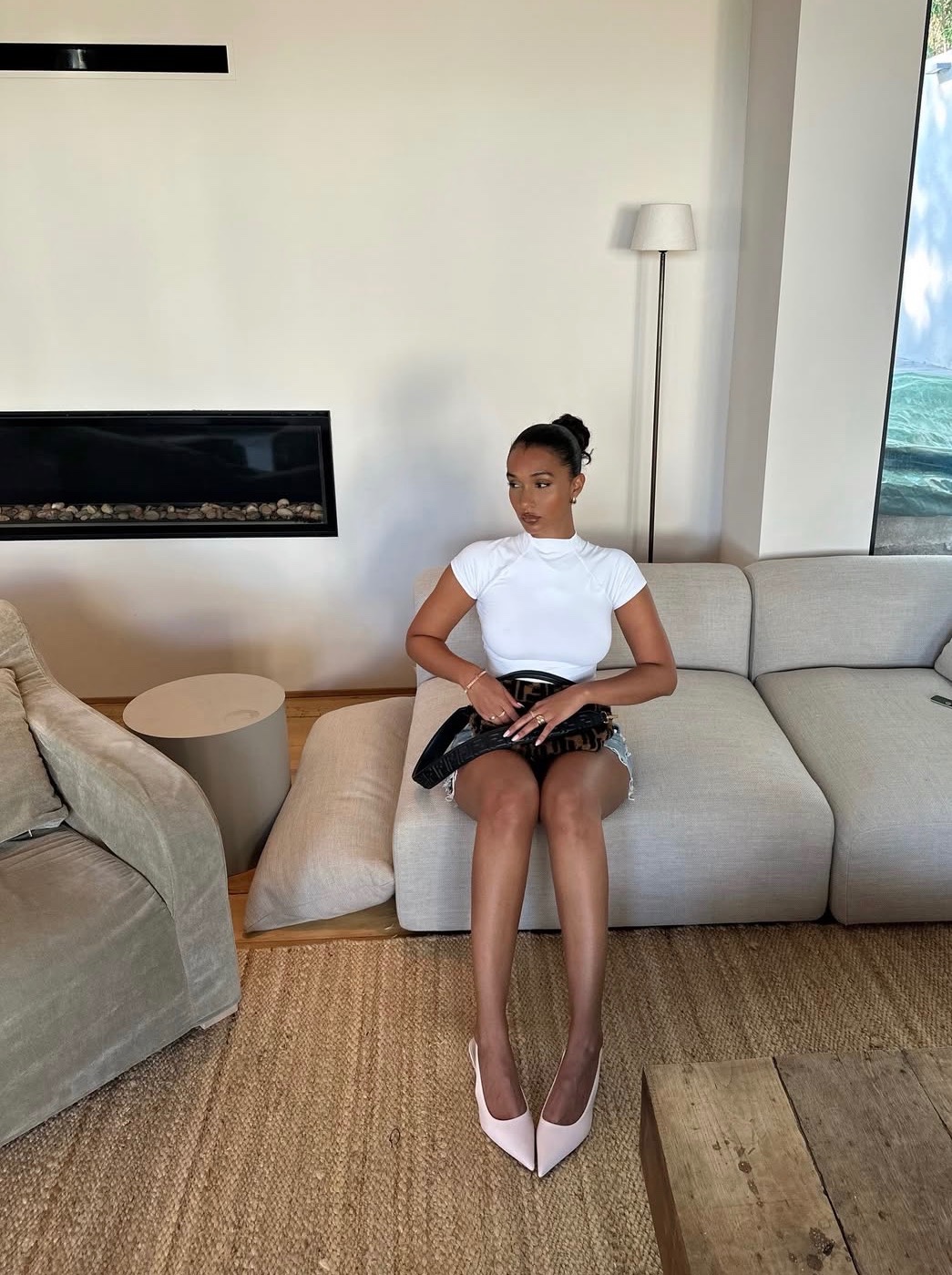 Hi 💞i’m  always in a cheerful mood for fun text me💞💞😊