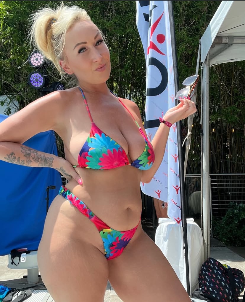 I’m down for full sex satisfaction Hit me up on phone:  +1 9042436639  same  as my WhatsApp