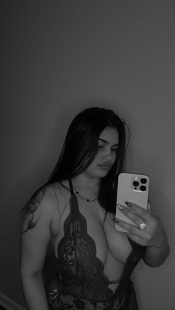 Hola amor, estoy disponible para ti 💦